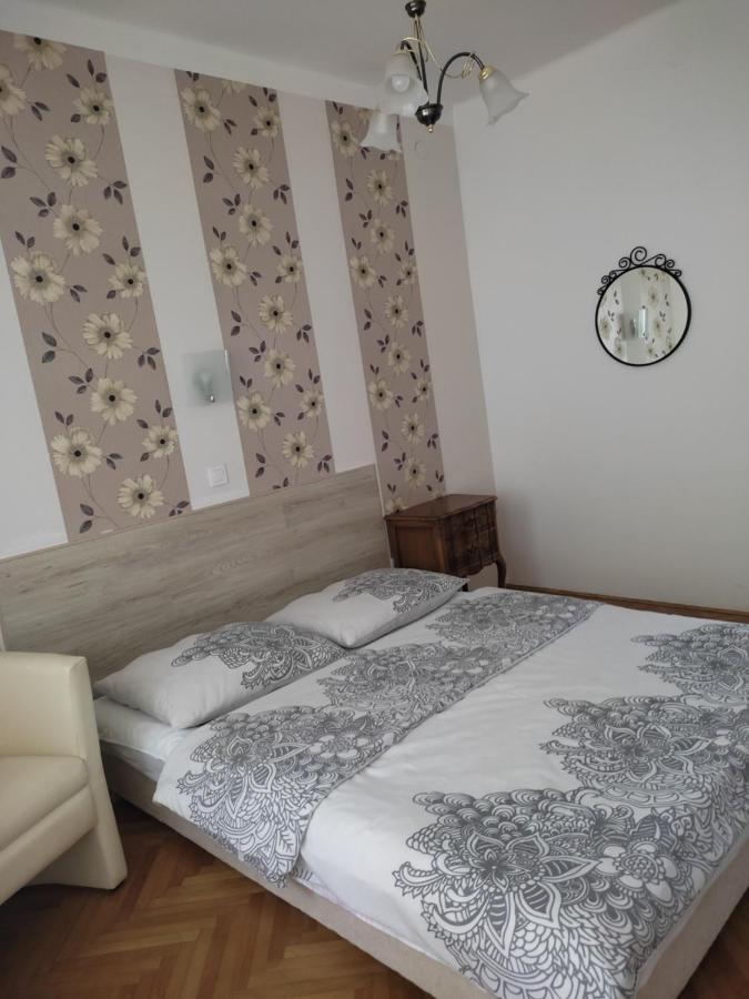 Апартаменти Ildiko Apartman Гайдусобосло Екстер'єр фото