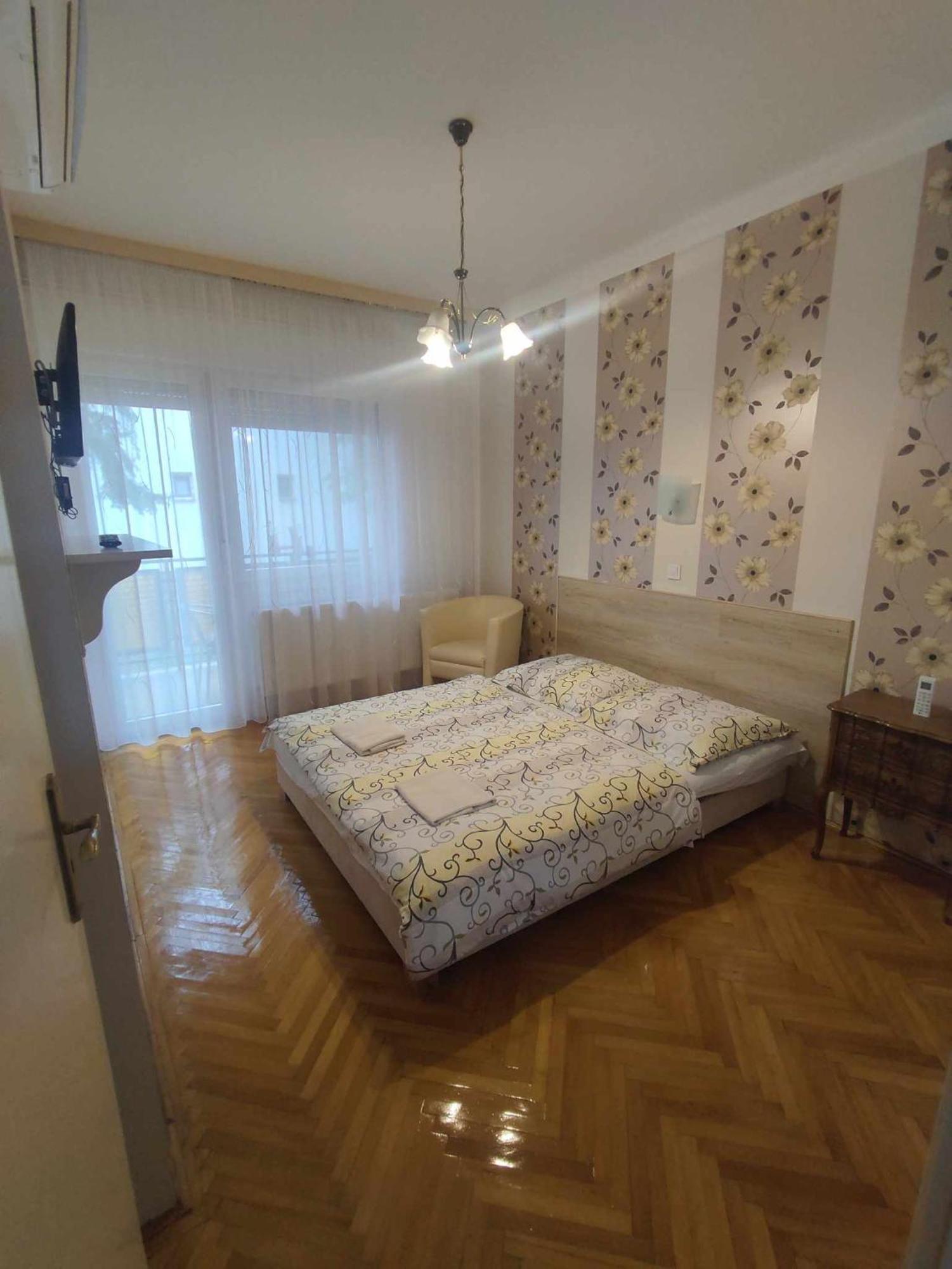 Апартаменти Ildiko Apartman Гайдусобосло Екстер'єр фото